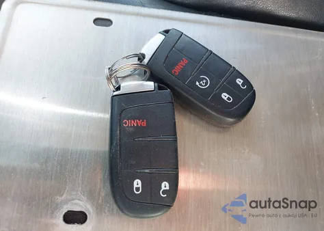 2018 Dodge Journey Crossroad z USA, uszkodzony, nr VIN 3C4PDCGG3JT379023